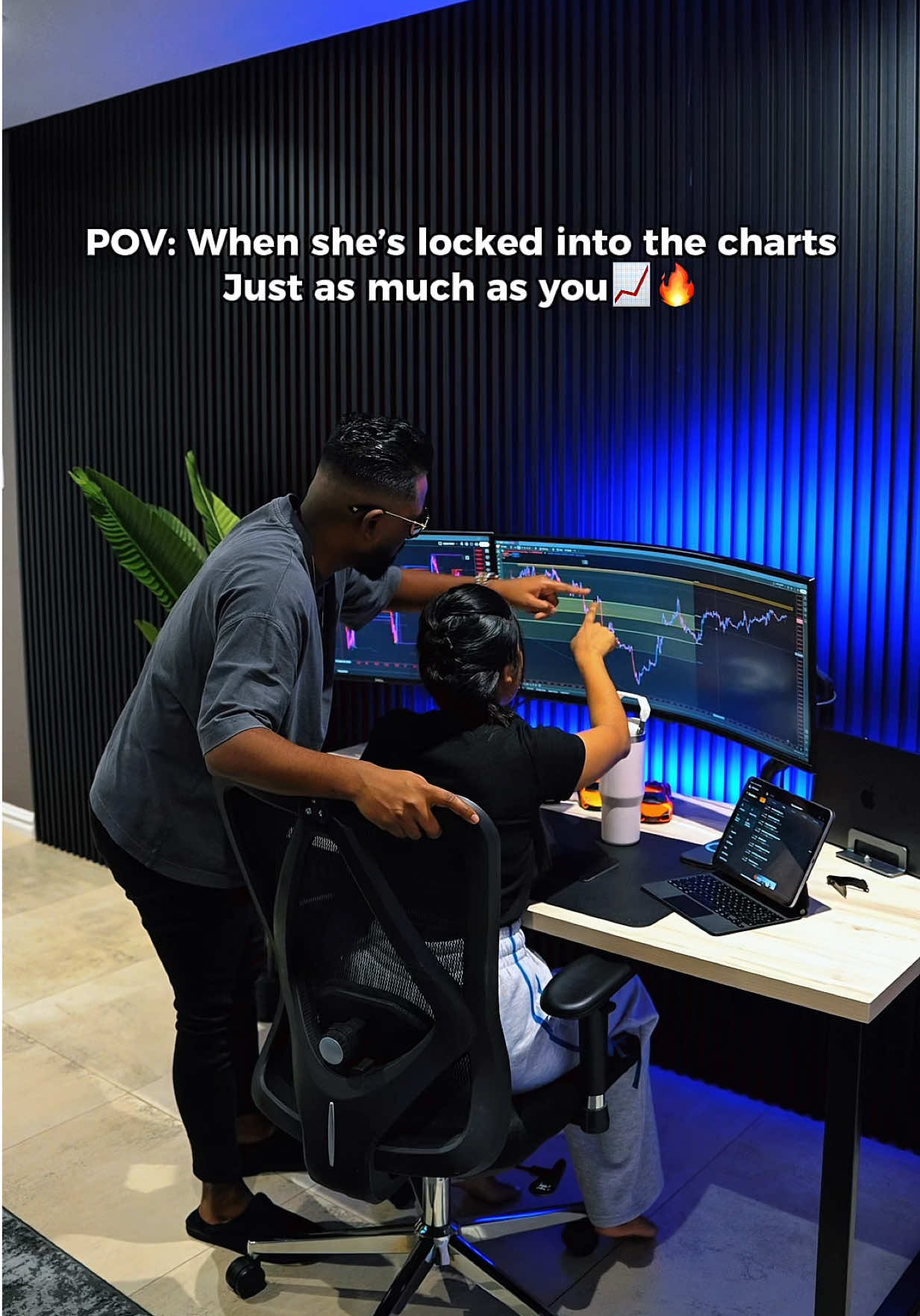 POV: She's locked into the charts just as much as you😍🔥📈 #couplegoals #forextrading #forex #forextrading 