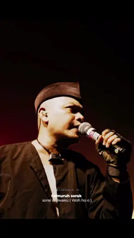 ROMI & THE JAHATS feat SUKA TANI - FILM MURAHAN sc yt : Lagi Lagi Festival #romiandthejahats #sukatani #filmmurahan #punkrock 