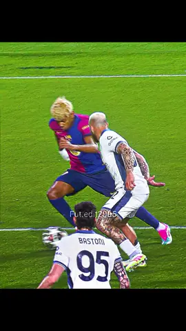 Lamine yamal vs Dimarco #LIVEIncentiveProgram #LIVERewards #PaidPartnership  #footballtiktok #fut_edit2005 #championsleague #ليبيا  #برشلونة #barcelona #انتر #inter 