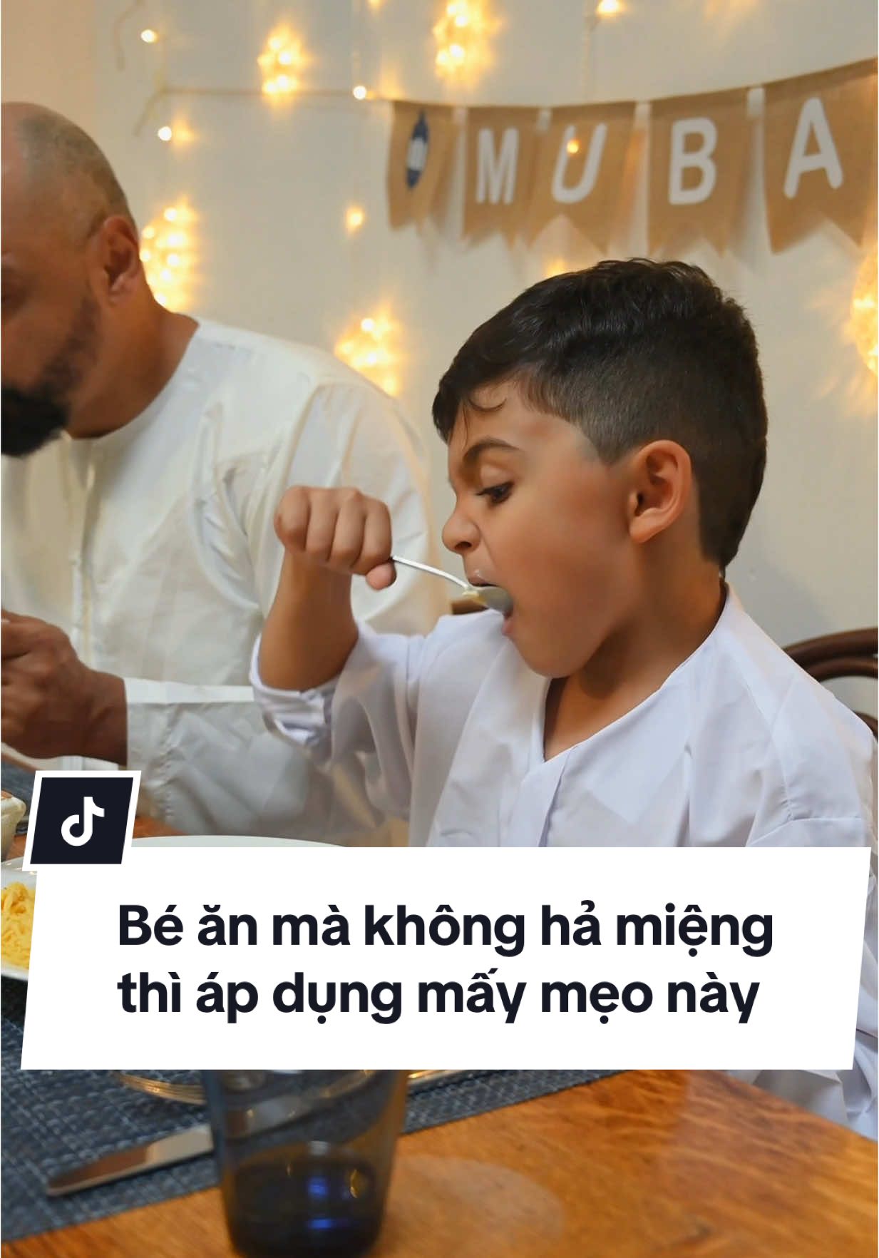 Bé ăn dặm mà lười ăn, ăn không ngon, ăn không hả miệng để mẹ đút thì tham khảo thử mấy mẹo này của Bà Út nha #bautoi #baut #meovat #tiembaut #bebiengan #beluoian #beanngon #beankhohamieng #meonuoibe 