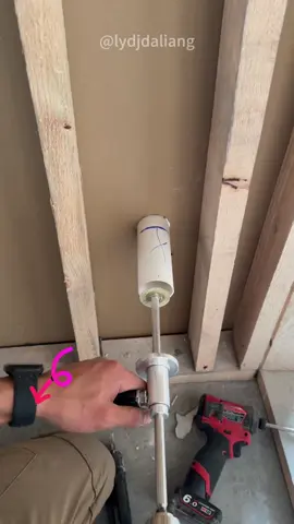 Practical tool for cutting PVC pipes in small spaces#sparky #diyer #bluecollar #homediy #automechanic #renovationworker #plumber 