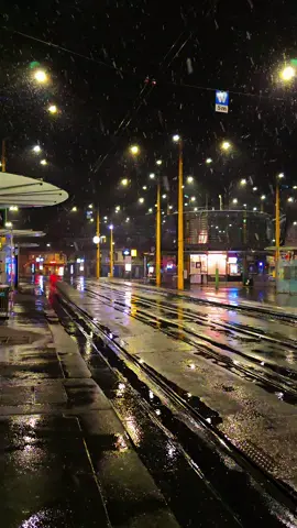 طال ليلي ❤️‍🩹🌧 #تصويري #ستوريات #تعديل_فيديوهات_عطريقتي🙂❤ #النمسا🇦🇹 #graz #فيينا #غراتس #شتاء #مطر 