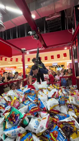 Nghỉ Lễ 1/5 🇻🇳🇻🇳 ck em làm sương sương 80gói bim bim 🤣🤣 #aeonmallhadong #gắpbimbimbằngngười 