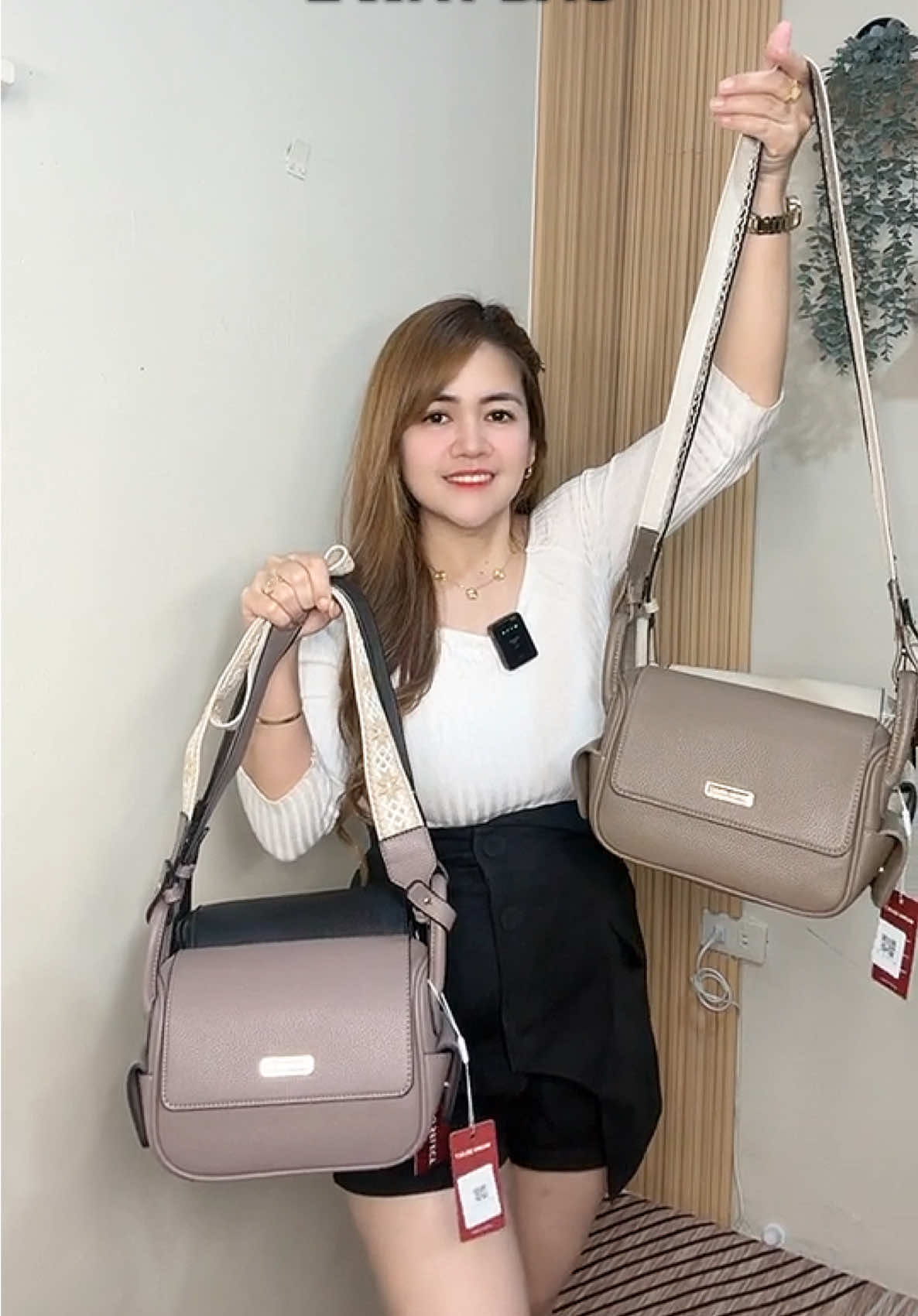 Ang ganda ng new arrival bag na to from mumu ph,may kasama na din yang extra strap‼️ Checkout while on sale‼️ #bag #highqualitybag #womensbag #affordablebags #classybag #2waybag #trendingbag #slingbags #crossbodybag 