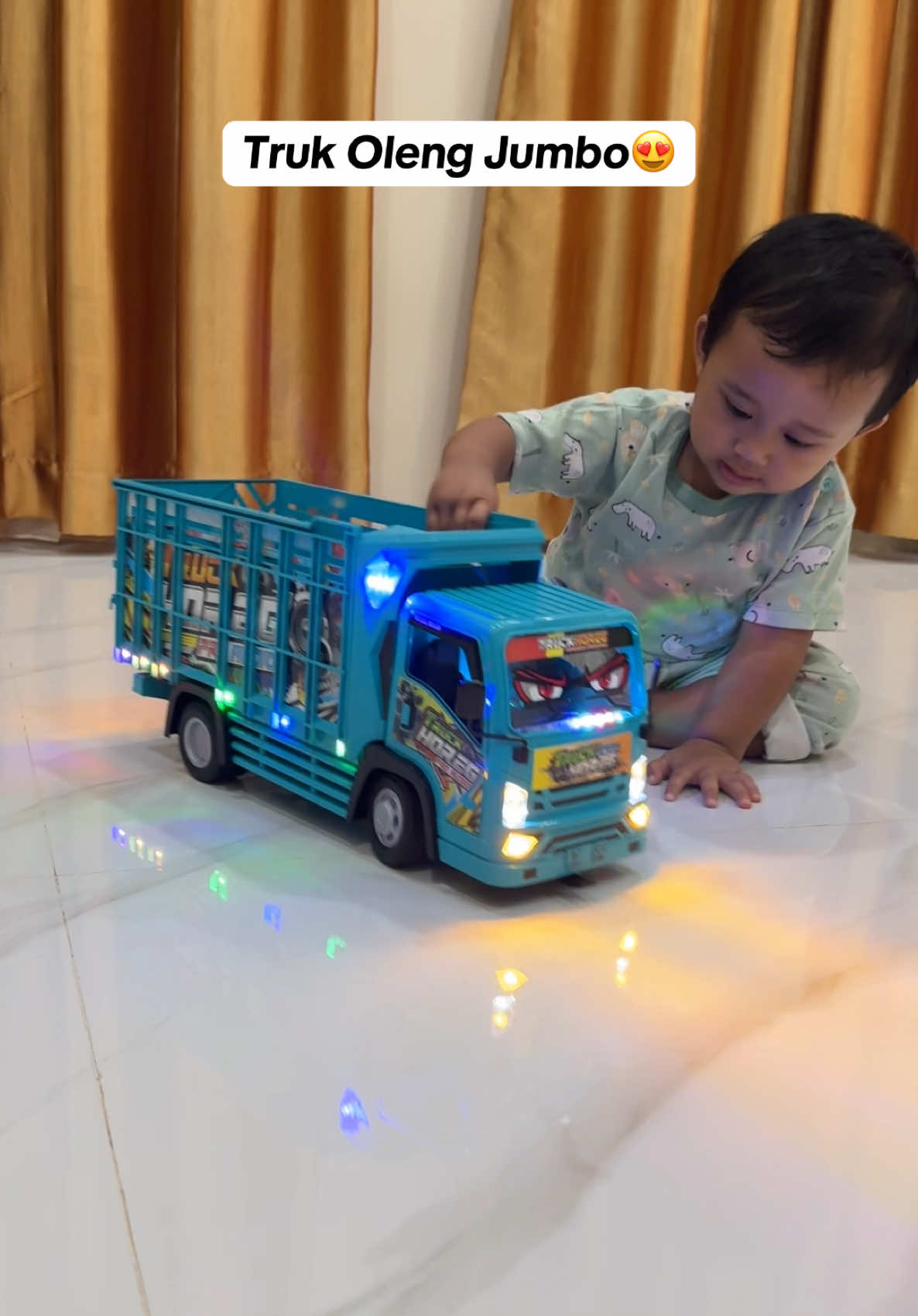 Truk Oleng Jumbo Ada Telolet Basuri Mainan Kesukaan Anak #trukoleng #mainantrukoleng #trukolengjumbo #mainantrukjumbo #trukjumbo #trukbasuri #truktelolet 