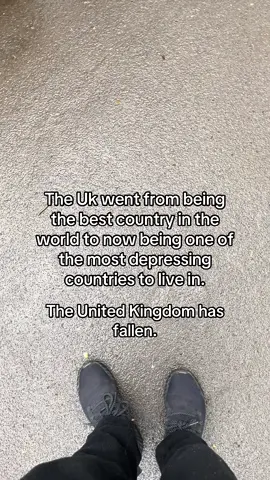 The country is a mess. #unitedkingdom #britain #britainhasfallen #ukhasfallen #savetheuk #uktiktok #british #britishtiktok #britishpolitics #fyp 
