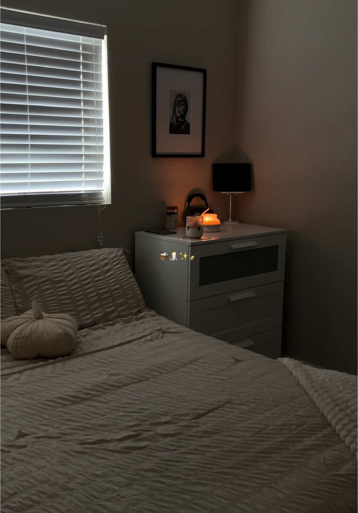 a clean space for the beginning of the month #fyp #may1st #firstofthemonth #cleaningmotivation #girlroom #aesthetic #coffee #cleangirl #foryoupage #motivation #cleanspace #clearmind 