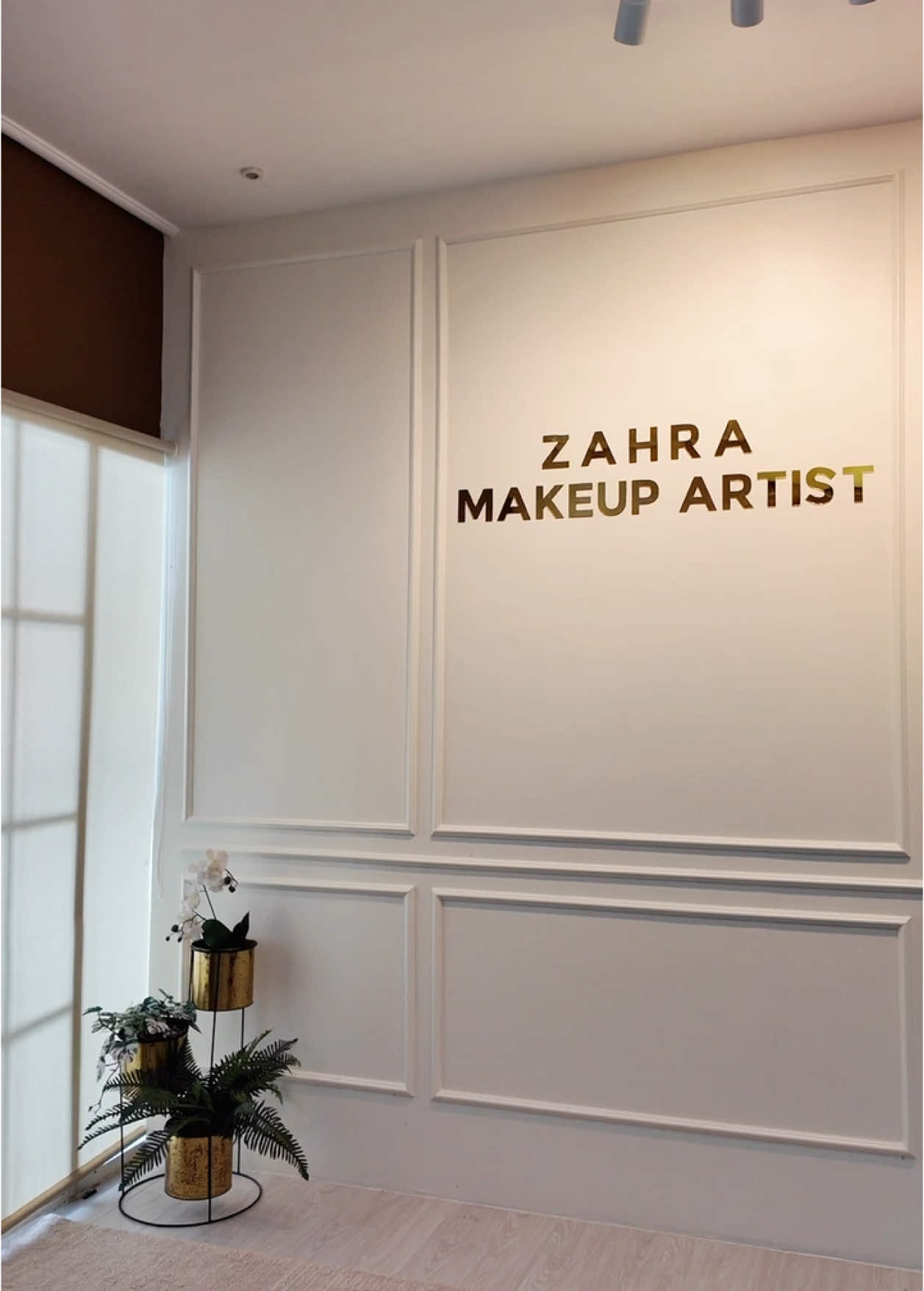 studio makeup tour 💕 #mua #muasurabaya #musesurabaya #graduation #graduationmakeup #graduationmakeupsurabaya #engagement #engaged #engangementmakeup #engagementmakeupsurabaya #wedding #weddingmakeup #weddingmakeupartist #weddingmakeupsurabaya #akad #akadnikah #akadnikahmakeup #akadnikahmakeupsurabaya 