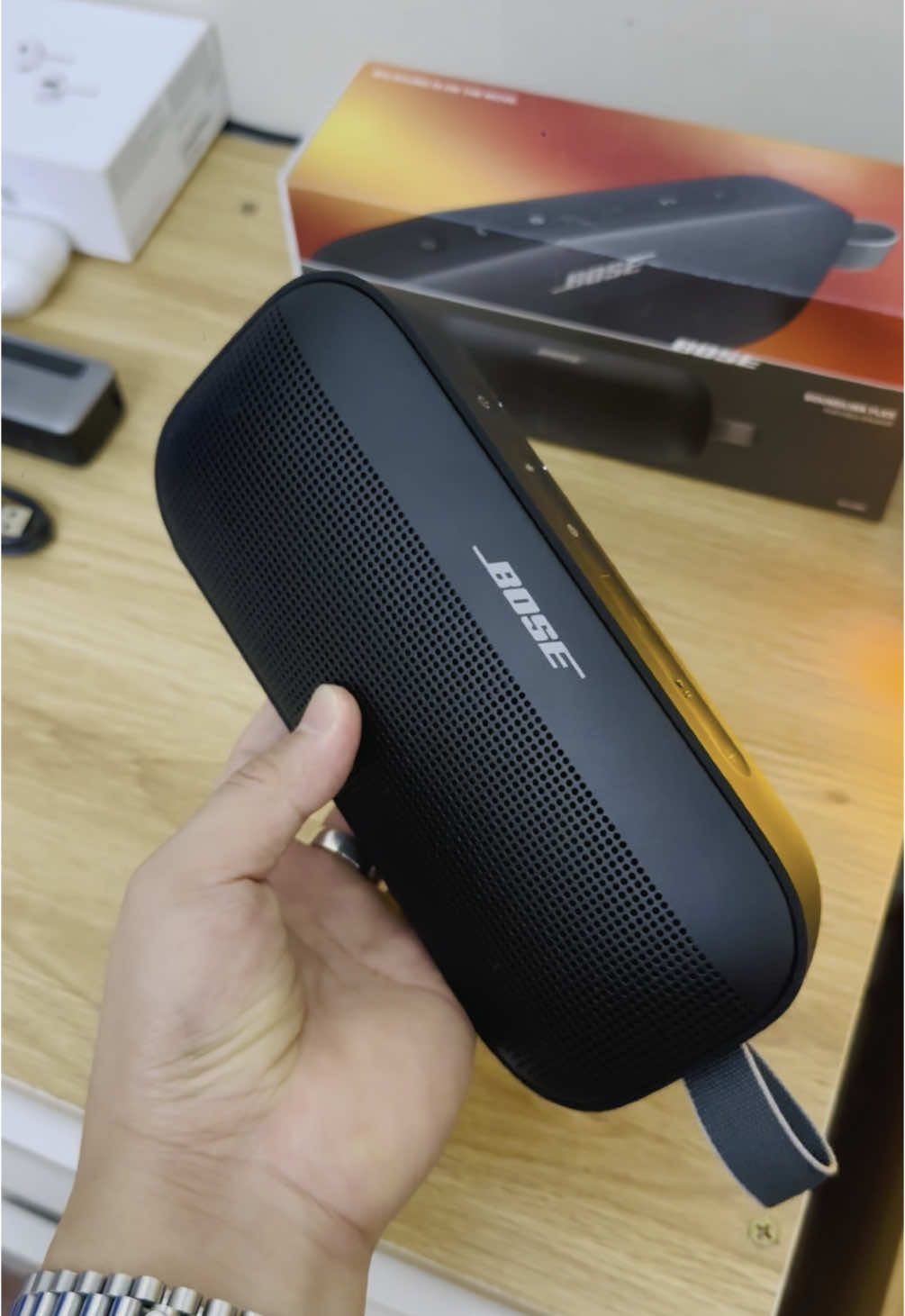 Bose Soundlink Flex 2 | chất âm sêu hay, bass chắc, xuống sâu, mid dày, phù hợp nghe đa thể loại nhạc 👍🏻, thế này thì Charge 5 thua rồi #bose #bosesoundlinkflex  #jblcharge5 #harmankardon #beosound 