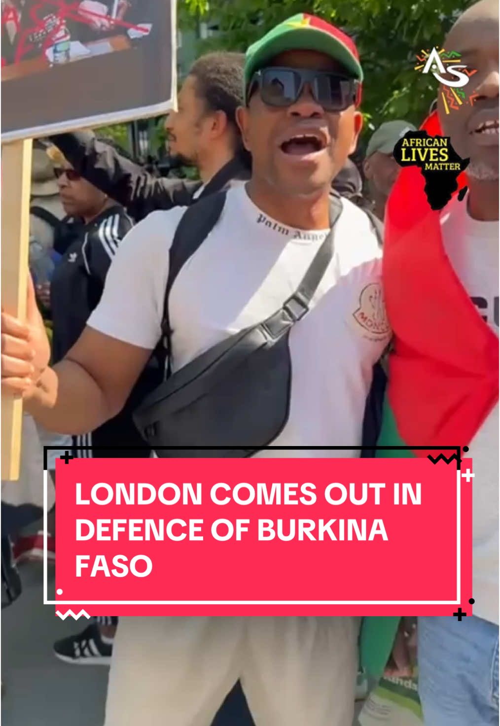 You may have seen our new video about people coming out all over the world in support of Burkina Faso and its revolutionary leader Ibrahim Traoré.  In this video, we get in amongst the crowd at Wednesday’s rally outside the US embassy in London.  We hear from some of the participants about what motivated them to hit the streets.  Recall that ominous signs have been coming out of the Pentagon regarding Traoré, leading to speculation that some kind of intervention is on the way.  Think Lumumba, think Sankara, think Gaddafi.  What are you doing to defend our Sahel revolutionaries? #Support #BurkinaFaso #IbrahimTraore #London #Sahel #fyp 