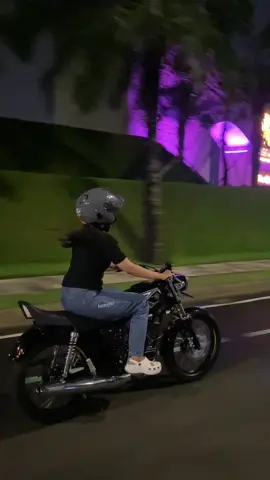 Malah lucu😭 gede orangnya daripada motornya wkwk#rxkingindonesia #rxkingviral #trend #4u #rxkingnusantara 