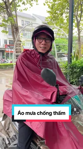 Trời mưa gió nhất định phải mang theo áo mưa trong xe nhé 😁😁 #tikhub #xuhuong #thoitrangnam #thoitrangtrungnien #aomua #aomuachongtham 
