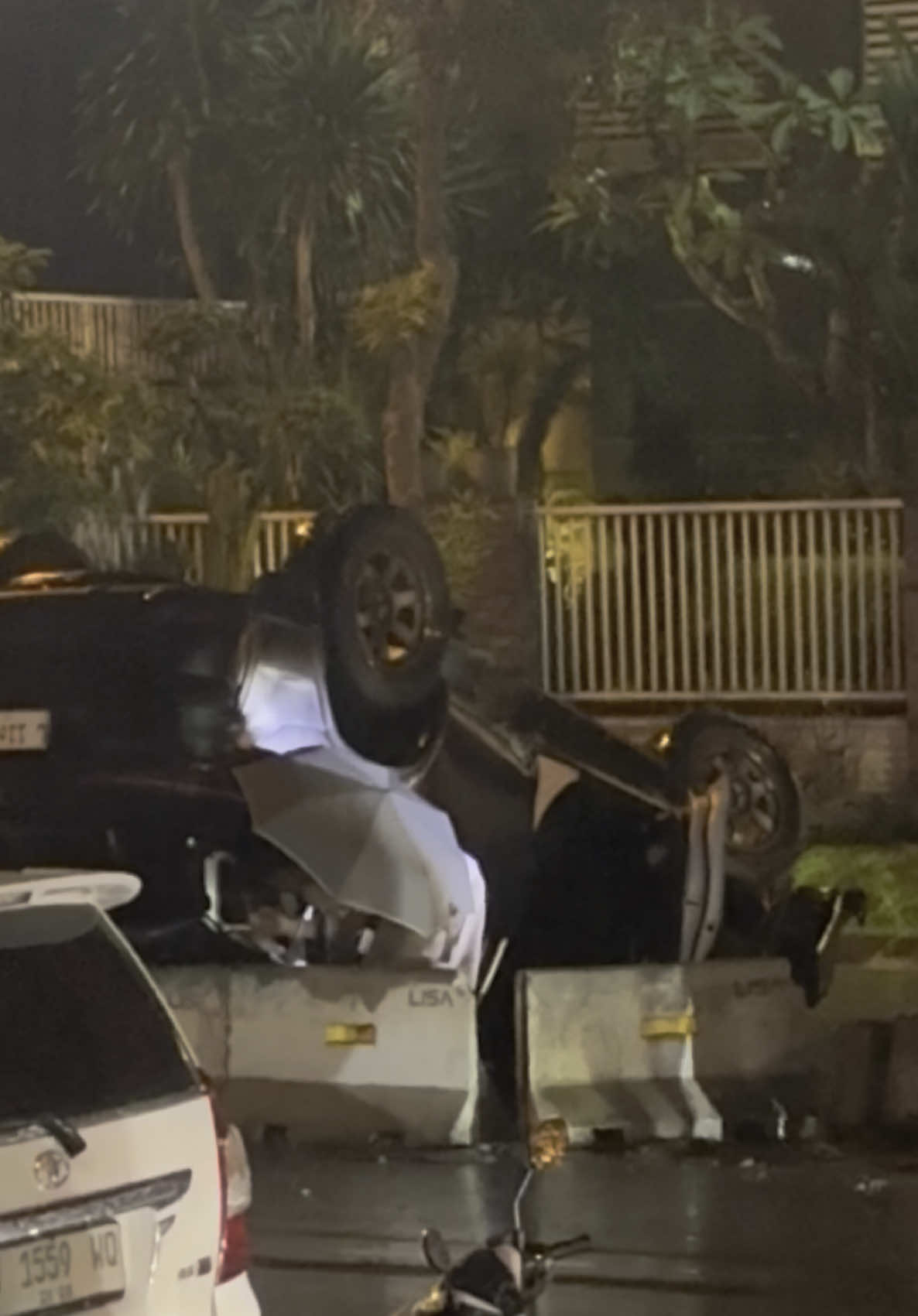 Inalillahi Kecelakaan bundaran citraland surabaya lagi (1/3/2025) #aslisuroboyo #suroboyoterkini #infosurabaya #aslisurabaya @Surabaya Terkini Official @Info Surabaya Terupdate 