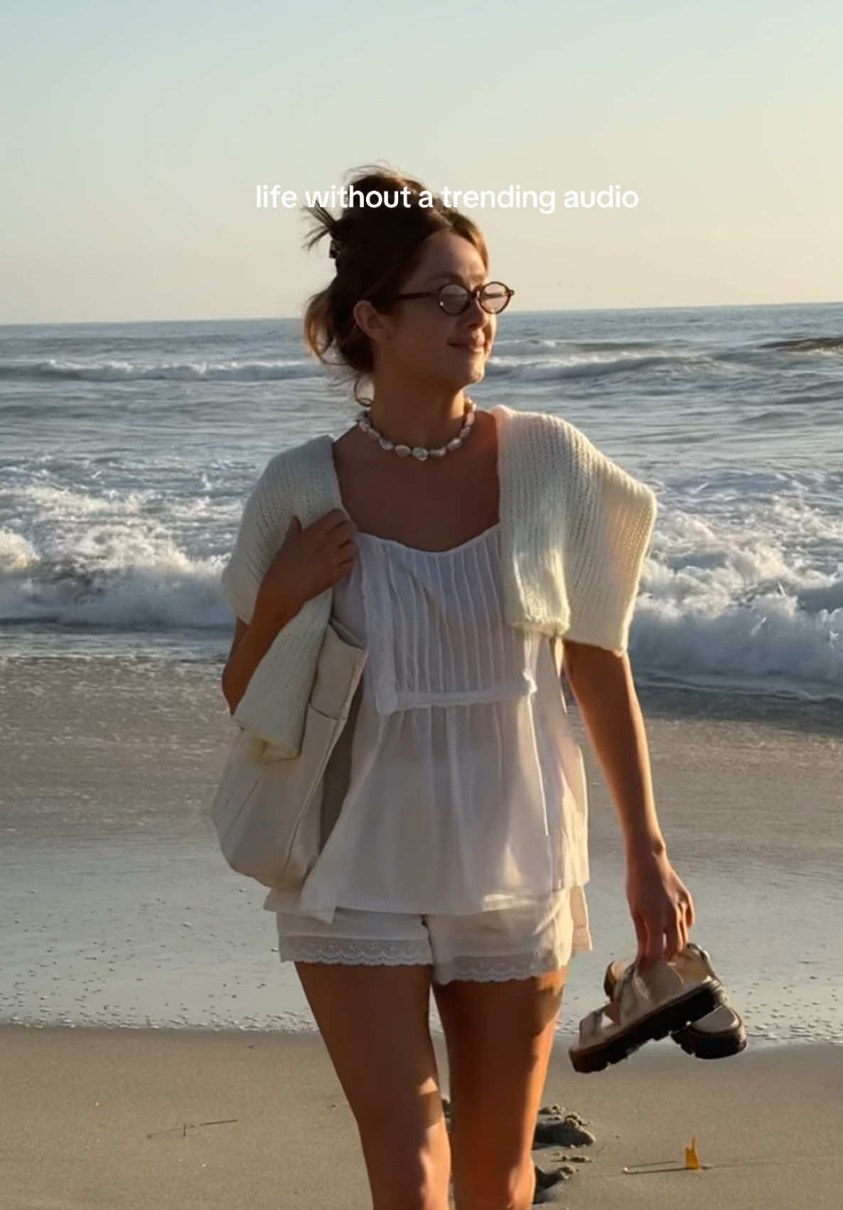 From the sand to the spring fields, my @SOREL sandals take me everywhere 🌼🌳🌊☀️ #springstyle #SORELstyle #SORELpartner