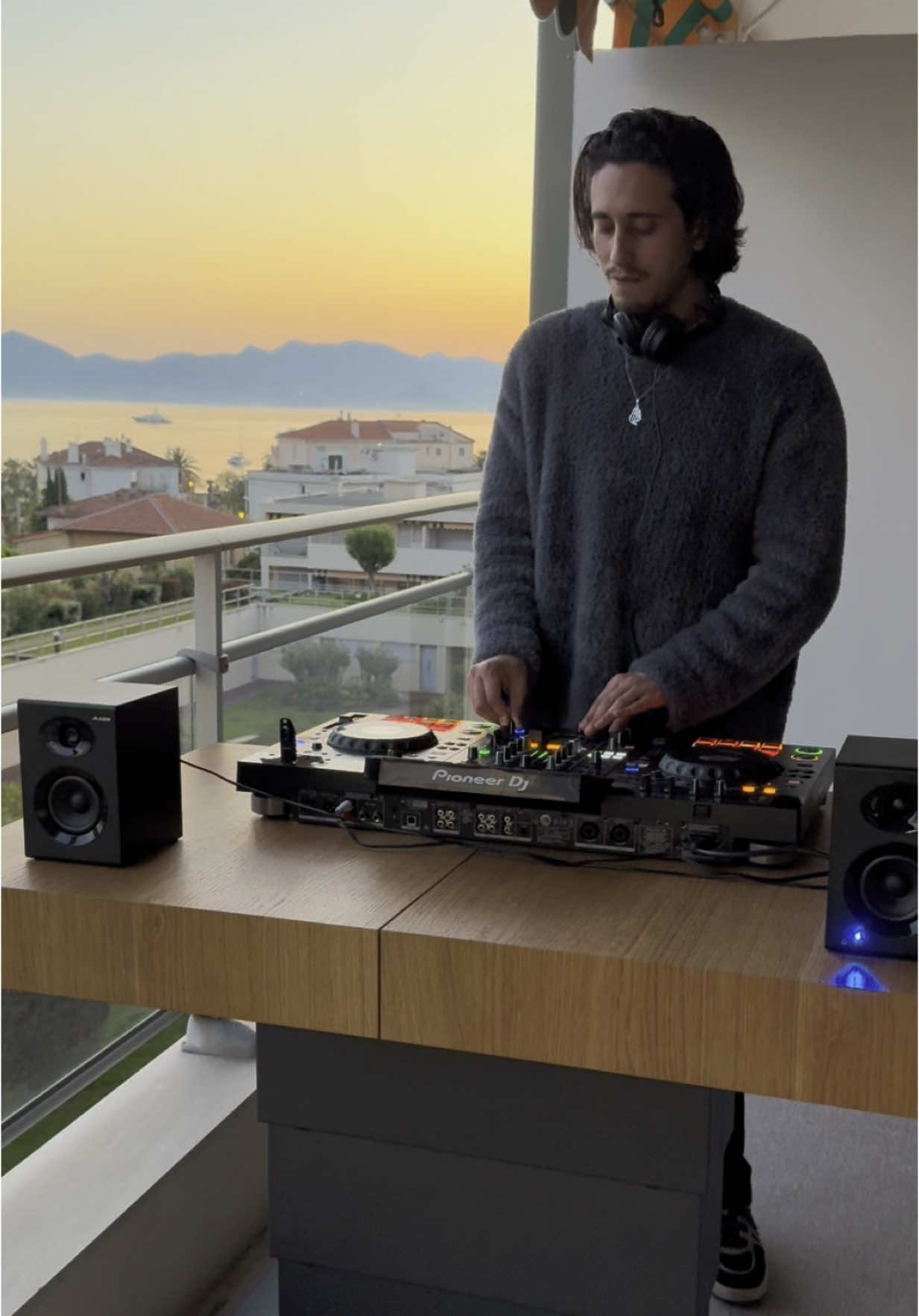 Locked into this mood  ✨🤌 @Maesic @zordenmusic  #housemusic #smoothtransition #housevibes #cannes 