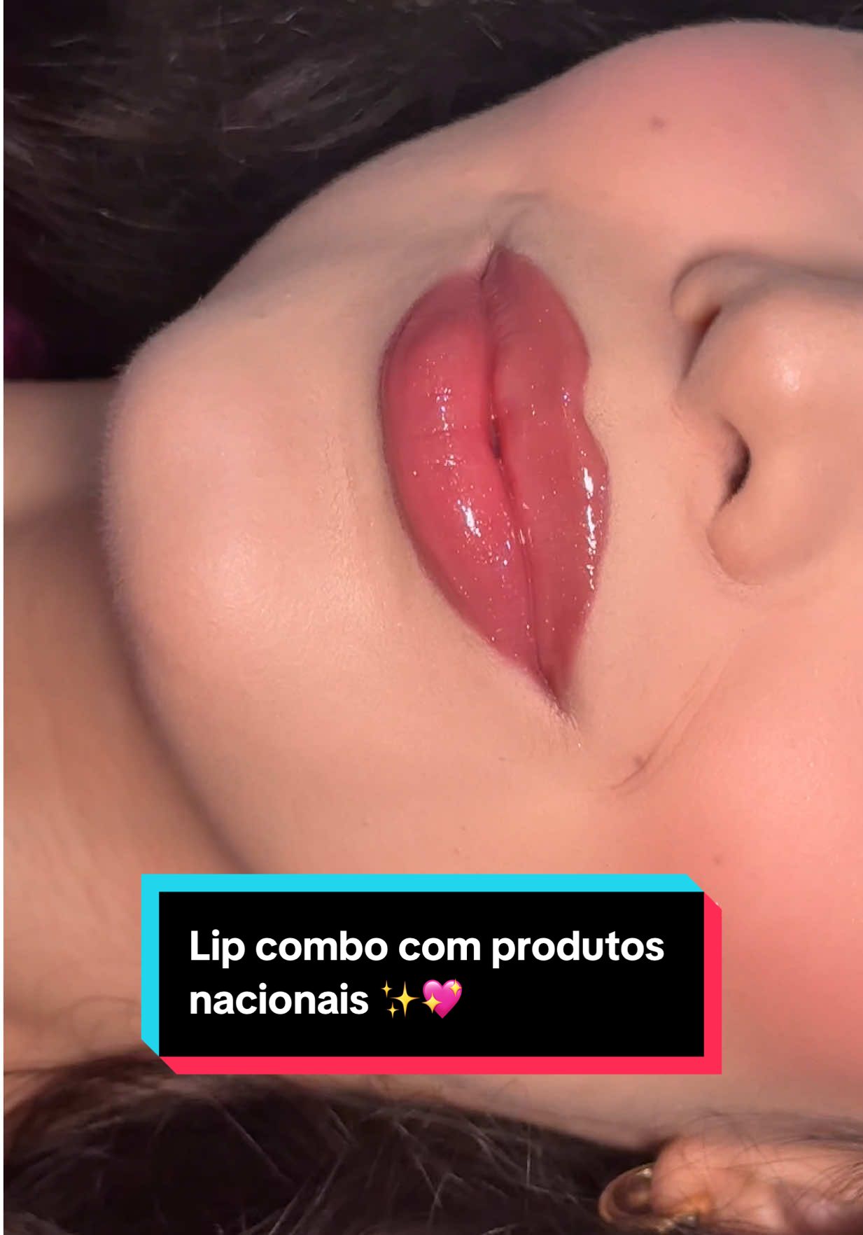 Esse lápis labial é um dos meus favoritos!!! Lip combo com produtos baratinhos da @Dailus ✨ usei o lápis na cor Mauva e gloss Peach Glow #makeup #lipcombo #liptutorial #maquiagem #dicasdemaquiagem #tutorialdemaquiagem #gloss #lipgloss #dailus 