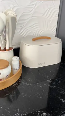 Comente EU QUERO, se quiser receber o link.  O Portao pao mais lindo existe 🥰 #portapao #decorandoacozinha #decorandoacasa #utensiliosdecozinha #utensilios #galheteiro #cozinha #decoracao #itensdecozinha #fyyyyyyyyyyyyyyyy #fyyyy 