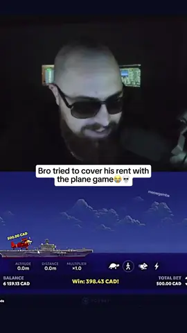 he tried to do it on the plane game😭 #kickstreaming #streamer 