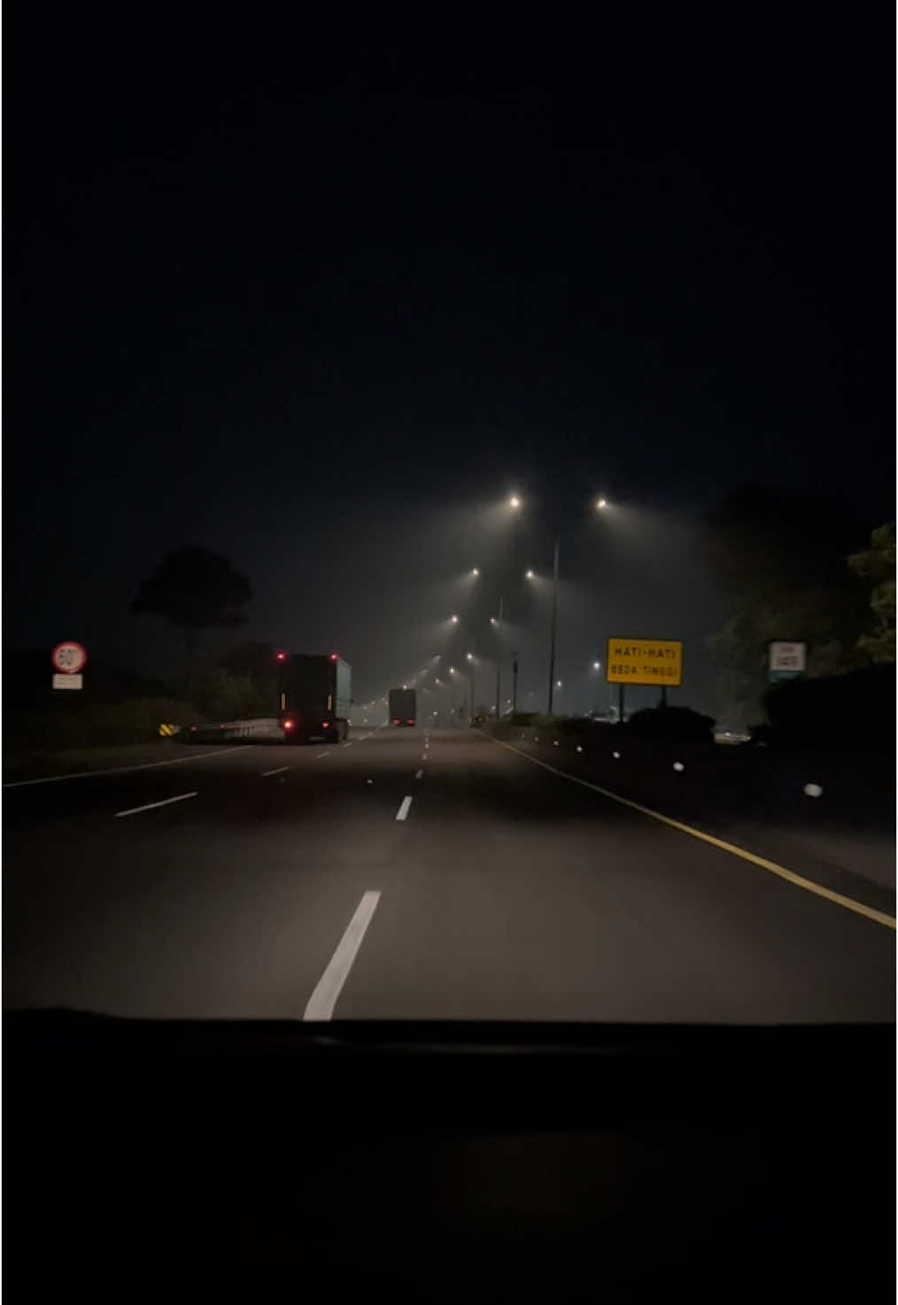 Suara + lagu nya enak bgt di tambah vibes tol malam hari #tiaraandini #laguviral #tanpacinta 