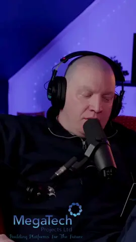 What you fancying your chances against? 😂#fyp #glasgowtiktok #scotlandtiktok #gorilla #animal 