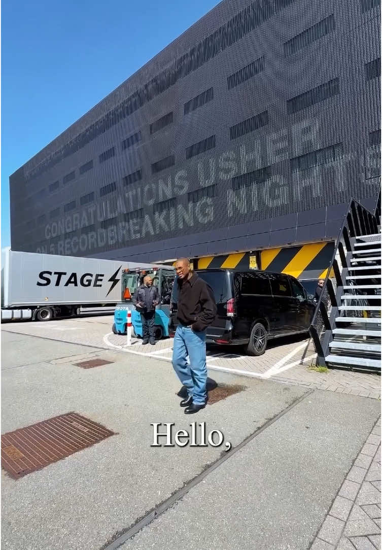 History in the making! 🙌🏾 Honored to be the first international artist with a series of FIVE shows at the iconic Ziggo Dome. 🇳🇱💥 Thank you for the love Amsterdam! #PPFTour ⏪▶️⏩ Germany I’ll see U next #usher #amsterdam #rnbmusic 