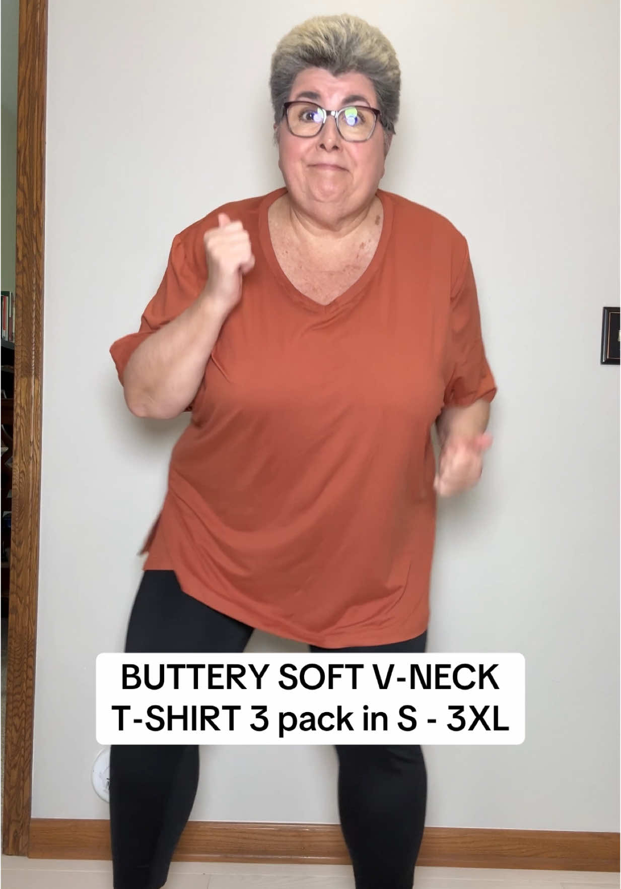 I’m literally obsessed with this buttery soft V-neck T-shirt three pack from Showitty. They come in a huge variety of colors - check the cart to see if they’re on flash sale now. #plussize #tshirts #plussizefashion #plussizeclothing #athleticwear #showitty @Showitty 