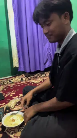 Mampir kerumah kawan hanya untuk numpang makan 🙈#fypシ゚ #foryou #sondviraltiktok 