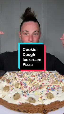 Cookie dough ice cream pizza 🍪 🍨 #cookies #icecream #pizza #Foodie #mukbang #asmr #fyp 