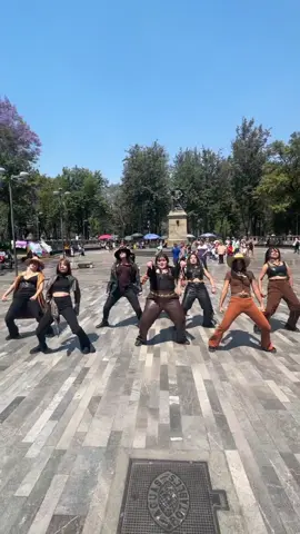 Nuestro dance cover completo esta en YouTube:)) El enlace esta en nuestro perfil  #kpop #fyp #dancecoverkpop #dancer #Bouncy #ateezatiny #ateez_official_ 