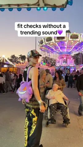 romanticising my fit checks😻