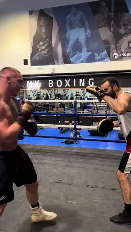 Some sharp pad work  #boxing #training #fight #camp #pro #athlete #life #Fitness #goals #aesthetic #latvia #uk #speed #power 