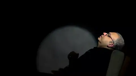 مبقاش فارق  singing: Hossam hassan words by : Ayman desoky Mix&master&sound enhancement: kareem Tag Director: Mahmoud amir Cover photo T.b:Mahmoud amir studio : skonda @Kareem Tag | كريم تاج  @Aymonz  @Mahmoud Amir  @skonda - سكوندا  #حسام_حسن❤️  #ترند_تيك_توك  #ترند_جديد  #ترند # مبقاش_فارق