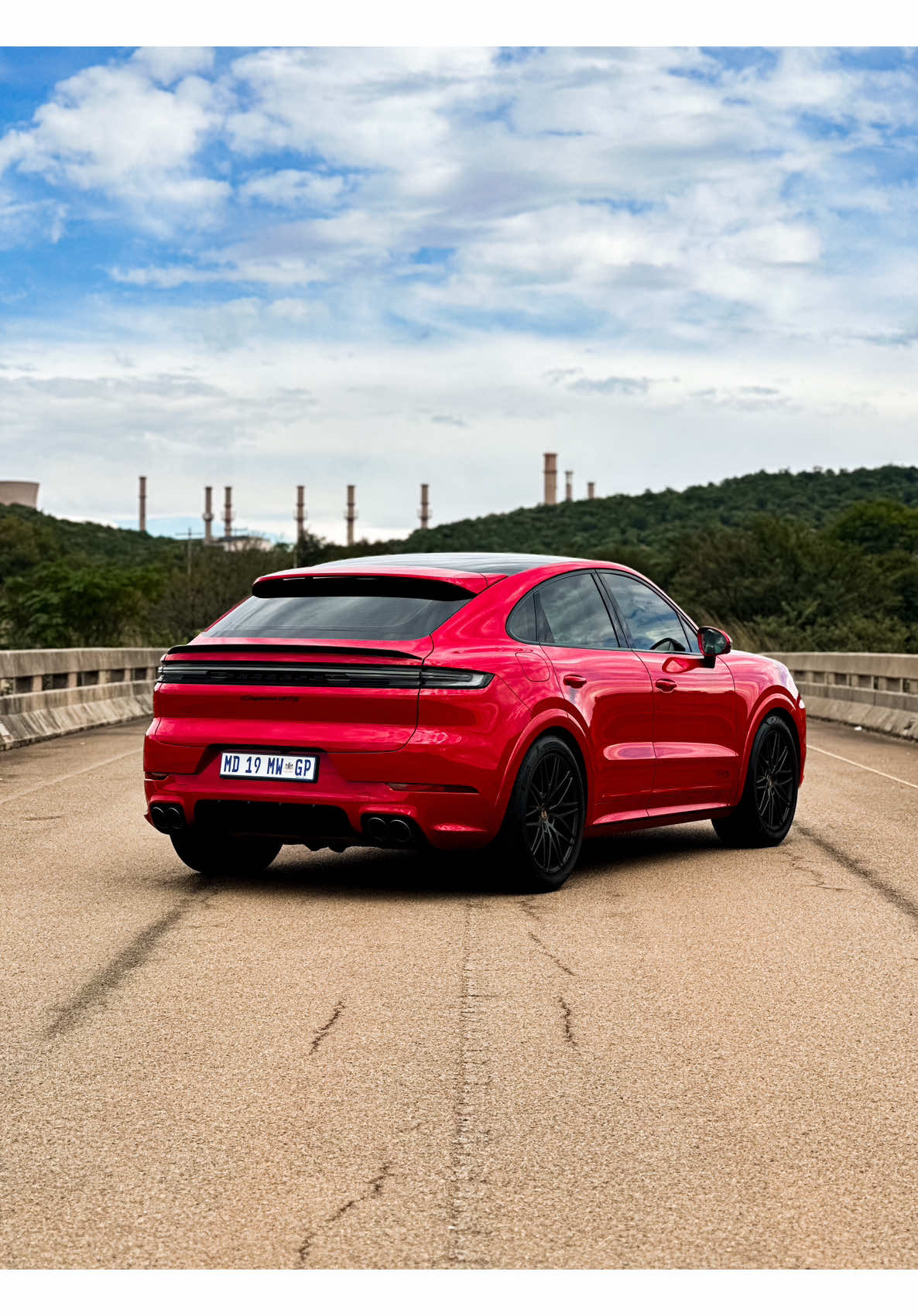 A wise man once said “I love the sound of a V8”  Porsche Cayenne GTS takes off like a rocket! #porsche #porschesouthafrica #porschecayenne #cayenne