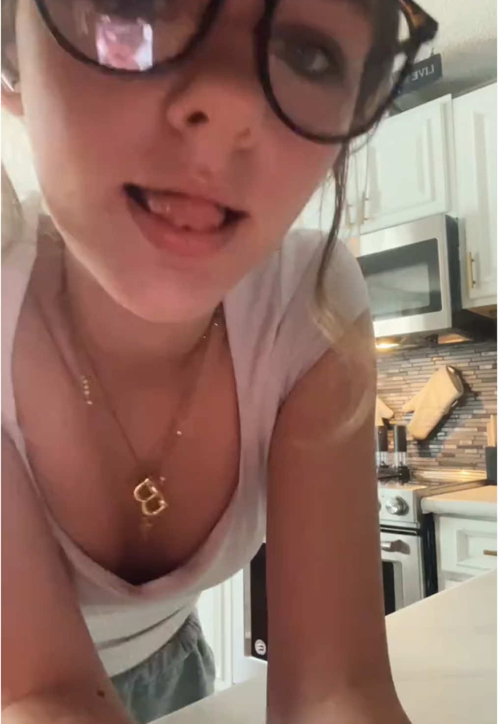 get out 🤍😮‍💨 #relatable #fyp #viral #ibmm #famous #huzz 