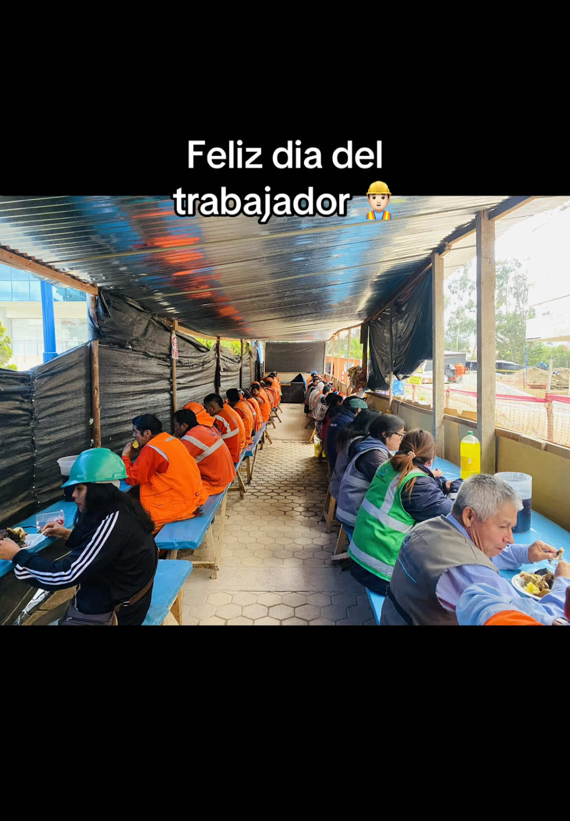 Feliz día compañeros 👷🏻‍♂️🤟🏻 #diadeltrabajador #felizdiadeltrabajador #construccion #obra #ingenieria #uncp #huancayo_perú🇵🇪❤ 