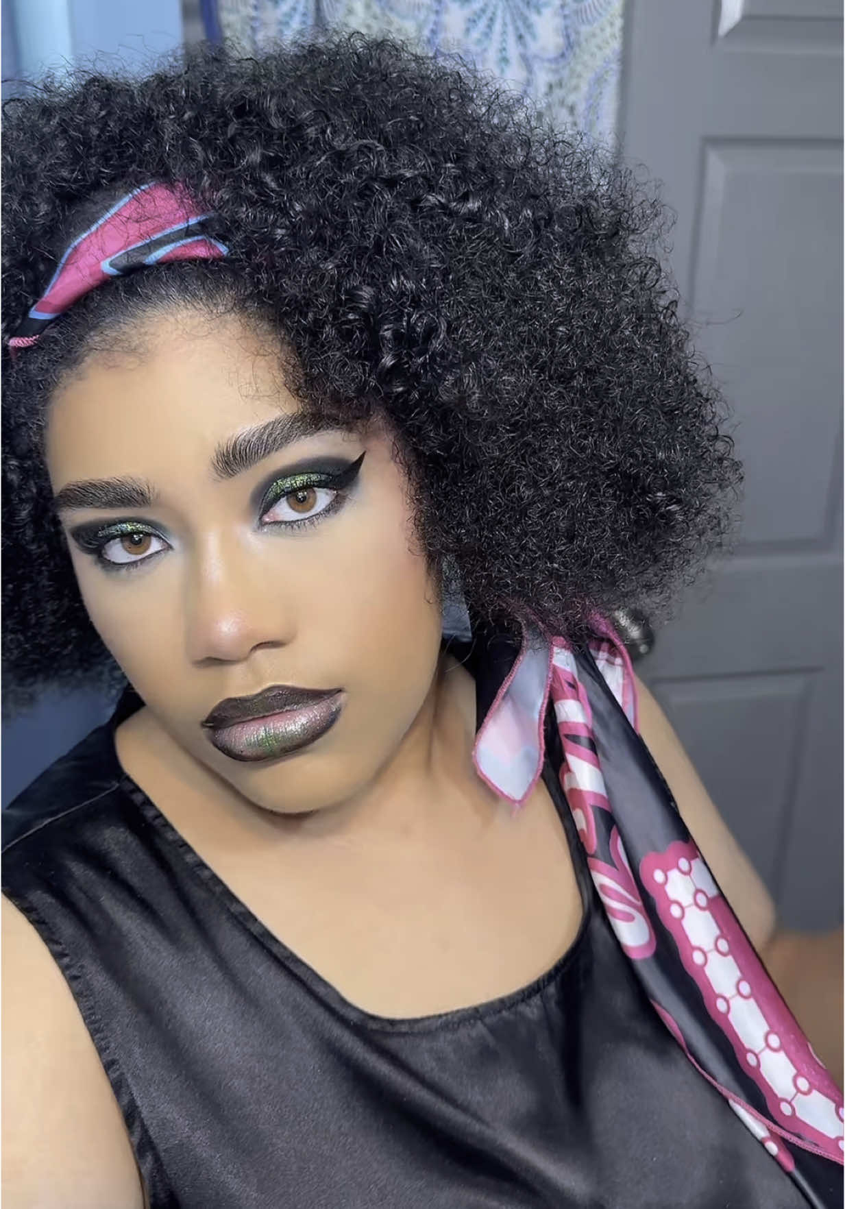 Get into it 😎 #makeuptutorial #makeupinspo #fyp 