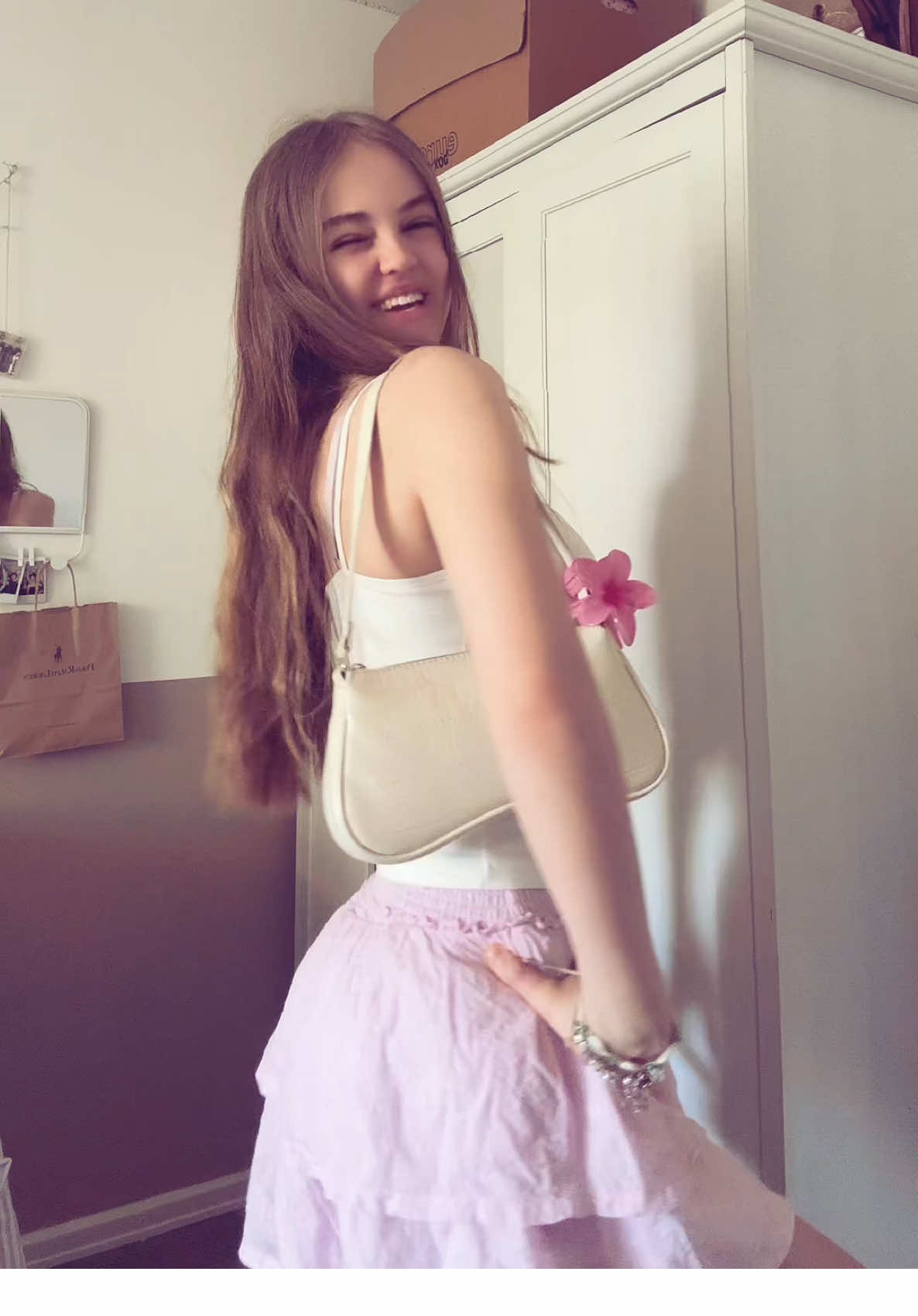 𝒢𝒪𝒪𝒟 𝒱𝐼𝐵𝐸𝒮 🌺🌟 @yannik_070 ❤️ #girlssupportgirls #hamburg #viral #berska #holister #springoutfit 
