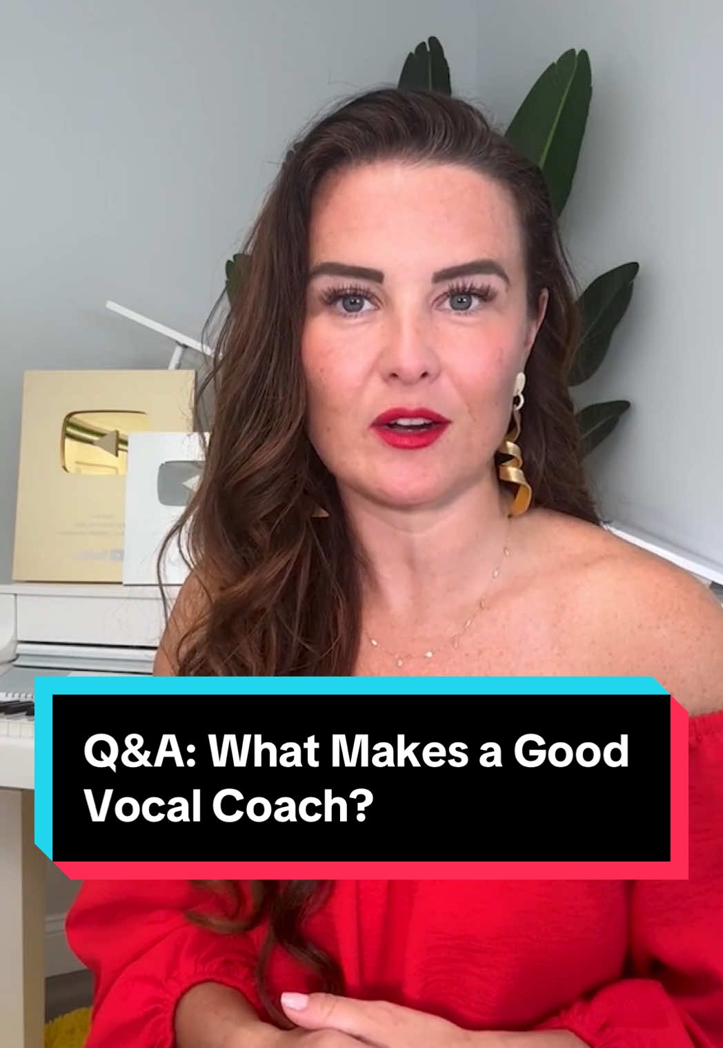 Find a coach who can demonstrate clearly what they are trying to teach you.  **Do you have a vocal question? Put it in the comments and I may be answering yours next!** #vocalcoach #howtosing #vocaltechnique #learntosing #vocalcare #vocalquestions #qanda #onlinesinginglessons #fyp