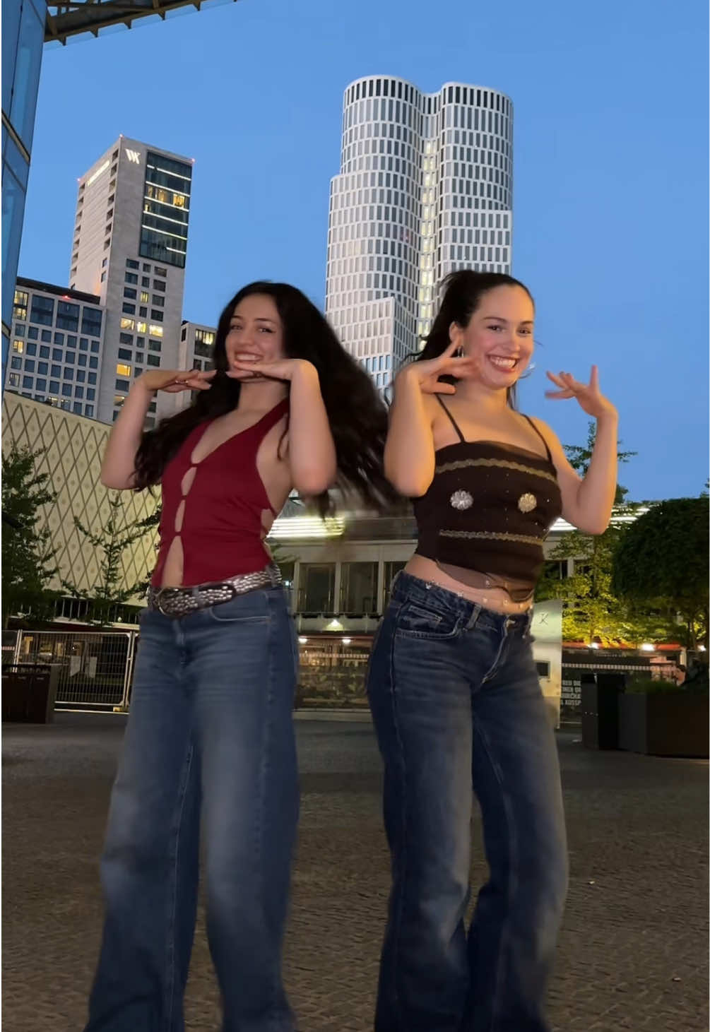 #youreperfect ❤️ #perfectbodyperfectsmile #newdance #duo #trending #friends