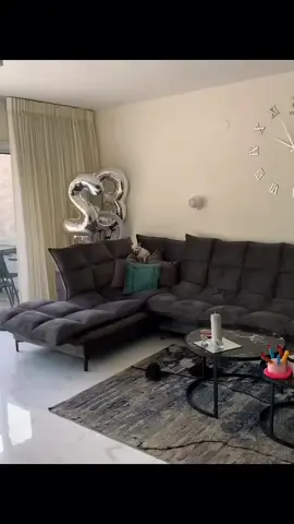 why is niki hidding there 😂 #pet #foryou #PetsOfTikTok #fypシ #chihuahua #dog 