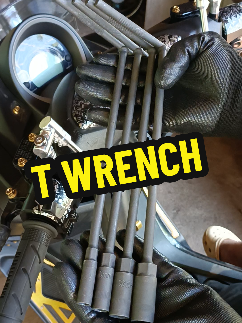 T Wrench Socket Boss set na to 4pcs. na murang mura lang sa yellow basket habang naka sale pa. #wrench #wrenchset #twrench #tools #wrenchtools #twrenchsocket #toolset #motorcycletools #DIY #fpyシ 