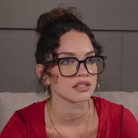 las gafas, los aretes, el moño, los collares… #katseye #daniela #gnarly #danielaavanzini #katseye_daniela #edit #fyp #parati #fypviral