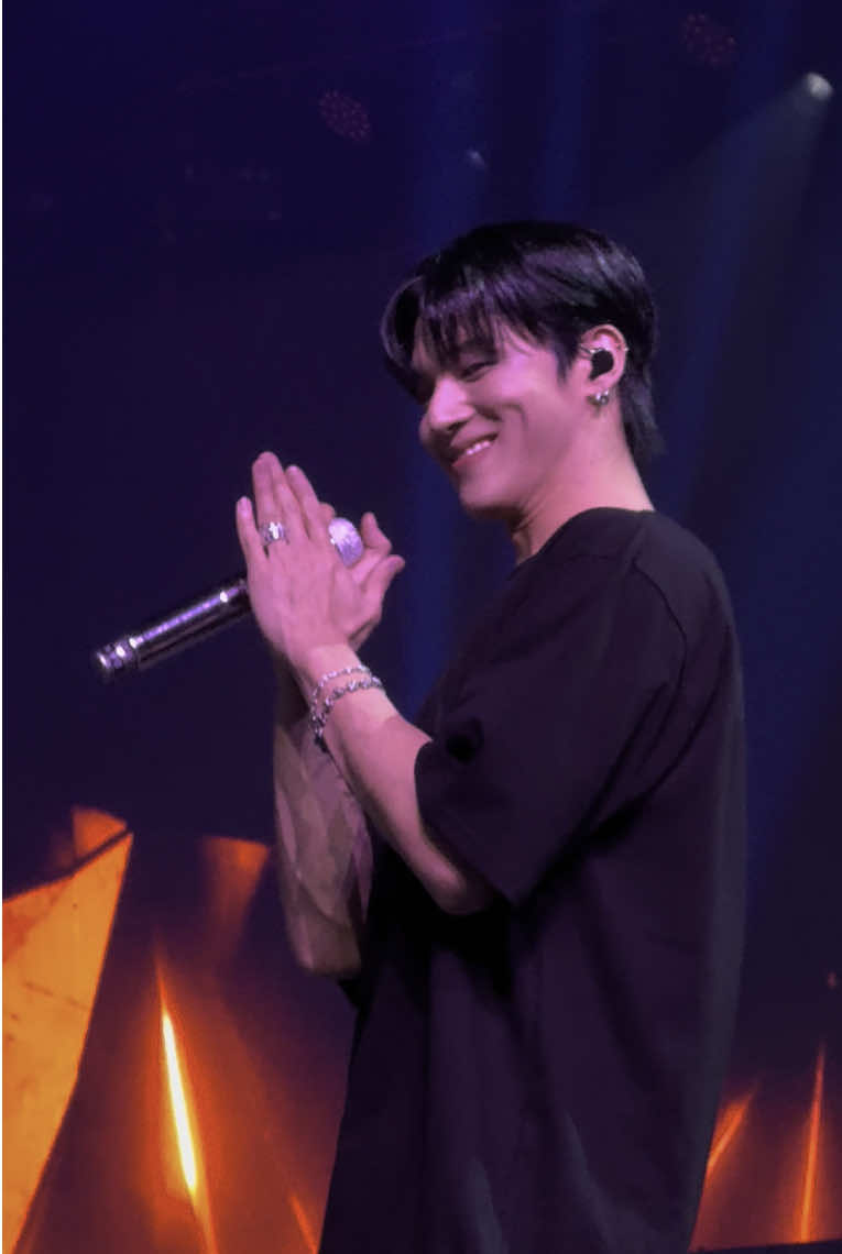 THE ARMS THE VEINS- // fancam by me #ateez #atiny #wooyoung #ateezwooyoung #ateezconcert #atinyateez #ateeztowardsthelight #towardsthelighttour #ateezinzurich #fyp #kpopfyp #kpop #ateezfyp #wooyoungedit #wooyoungateez 