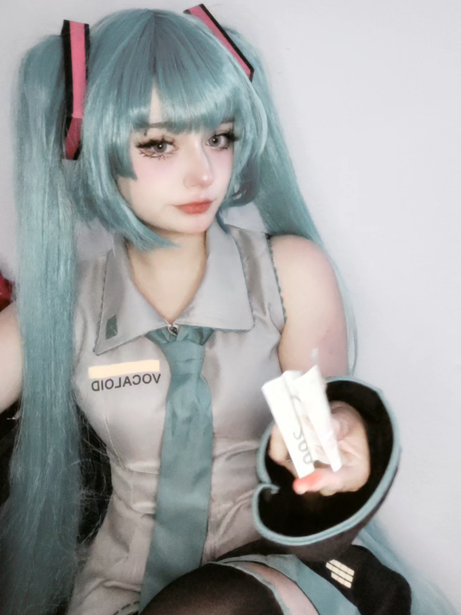 voy #mikuhatsune #hatsunemiku #hatsunemikucosplay #cosplaymiku #mikucosplay #vocaloid #cosplayer #cosplaygirl #cosplay #fyp #fypage 
