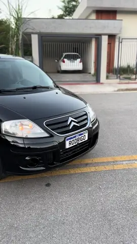 Raridade com apenas 61 mil km !! Citroen C3 GLX 1.4 8 Válvulas Flex, 2011, Carro com Baixíssima Km original, Completo e impecável! Pra quem procura um carro Hatch que oferece conforto e qualidade com o diferencial de uma km rara de achar!!! Possui: * Ar condicionado  * Direção Elétrica * Vidros elétricos nas 4 Portas * Travas elétricas * Alarme Original na Chave * Rádio com Bluetooth e USB * Todas Correias trocadas 04/2025 * Limpeza e troca do Liquido de Arrefecimento 04/2025 * Trocado Óleo e todos Filtros 04/2025 * Rodas de Liga Leve * Estepe original sem Uso * IPVA 2025 Pago e Placas Mercosul * Regulagem de altura Volante * Demais itens de série R$ 25.900 Aceito troca Financia via financeira mediante aprovação de Crédito (Nome limpo e Bom score necessário) Facilito no Cartão de crédito até 24x mediante Juros  por conta do comprador e normas do Banco* #carrosseminovos #floripa #saojosesc #usados #veiculos #citroen #c3 #citroenc3 