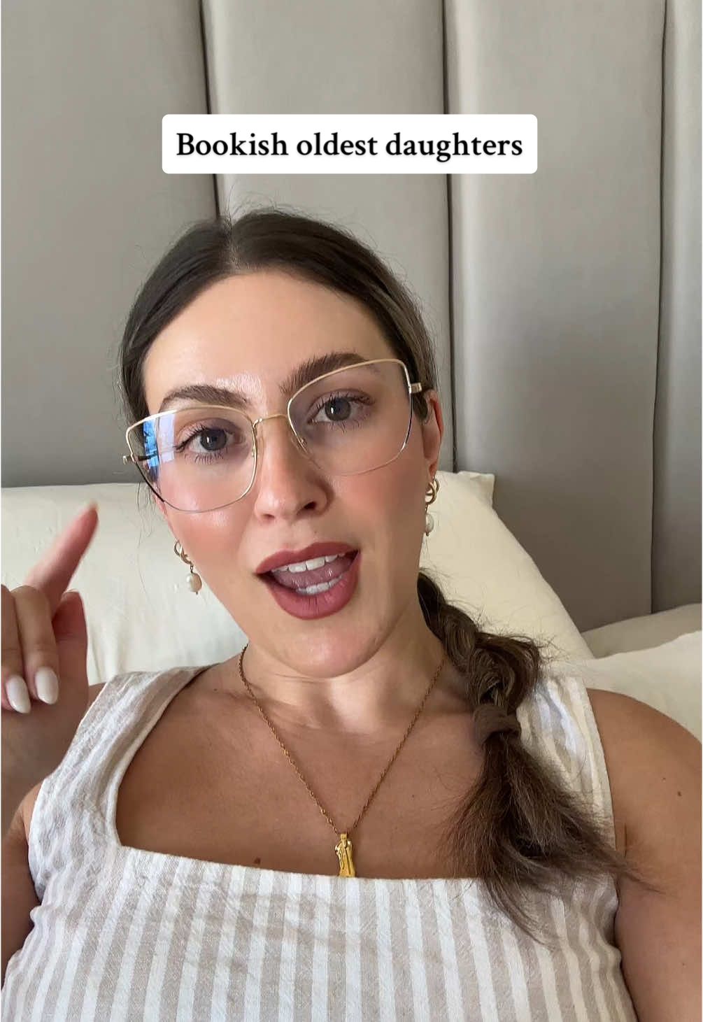 childhood me would be so proud of the full circle from bookworm —> burnout —> back to my roots📚🐛 #oldestdaughter #bookish #reader #BookTok #kindlegirlie 