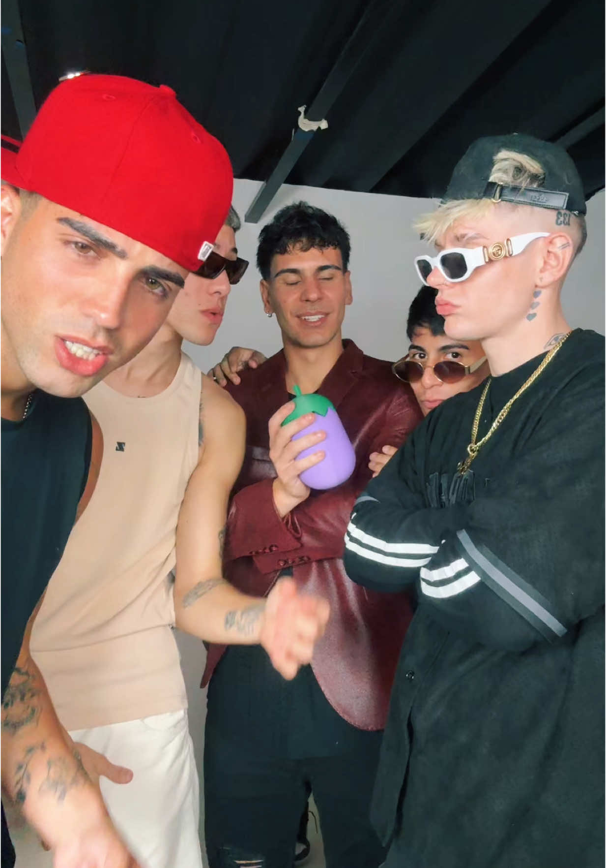 @Okyyy vs 6 chicas 👀😨 el capítulo 1 del programa de @ELWANDII🎫 ya está disponible donde yo y @El Rabioso somos comentaristas 😂👌🫵🏼🫵🏼🫵🏼