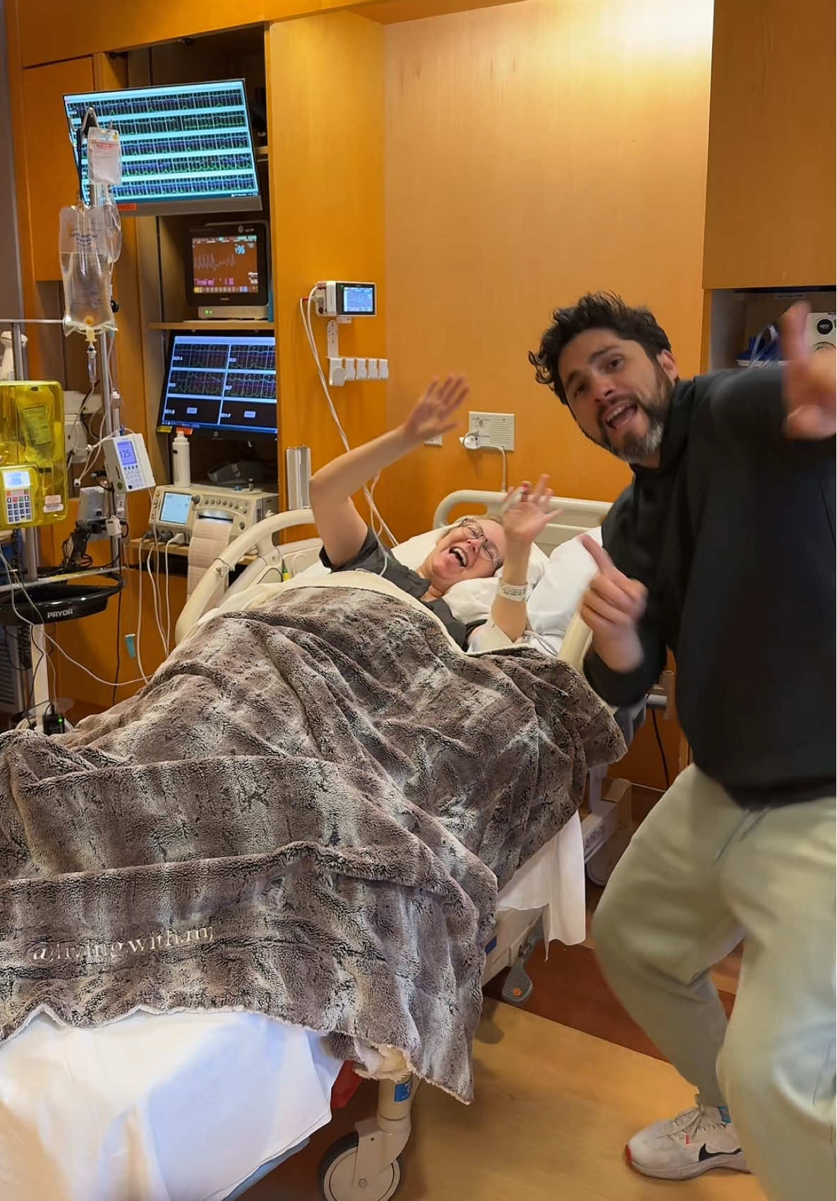 The time has come! 🐣🥳 #pregnancy #pregnant #pregnancyjourney #couples #pregnanttiktok 