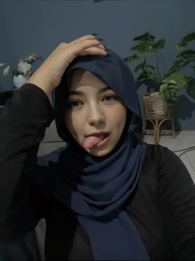 #melet #trendlidahmelet #tobrut #tongue #fypシ゚ #jilbabgede 
