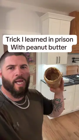 Spin and fluff #spin #food #peanutbutter #foodhacks #prison #hack #tips #save #sandwich #DidYouKnow #howto #knowledge #bluecollar #cheap #budget 